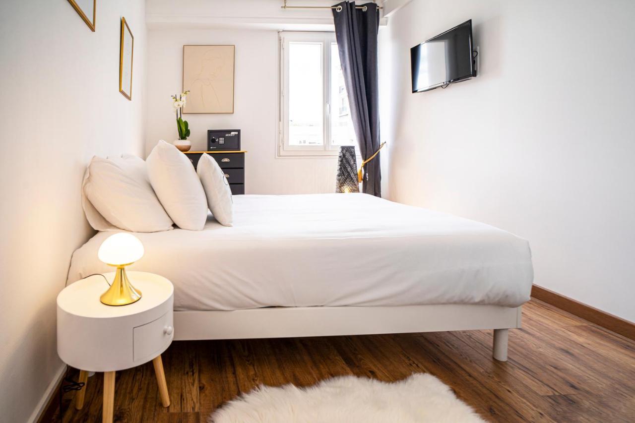 Au Palais Des Pyrenees! Hyper Centre -Clim-Balcon-Parking Gratuit Apartment Pau Bagian luar foto