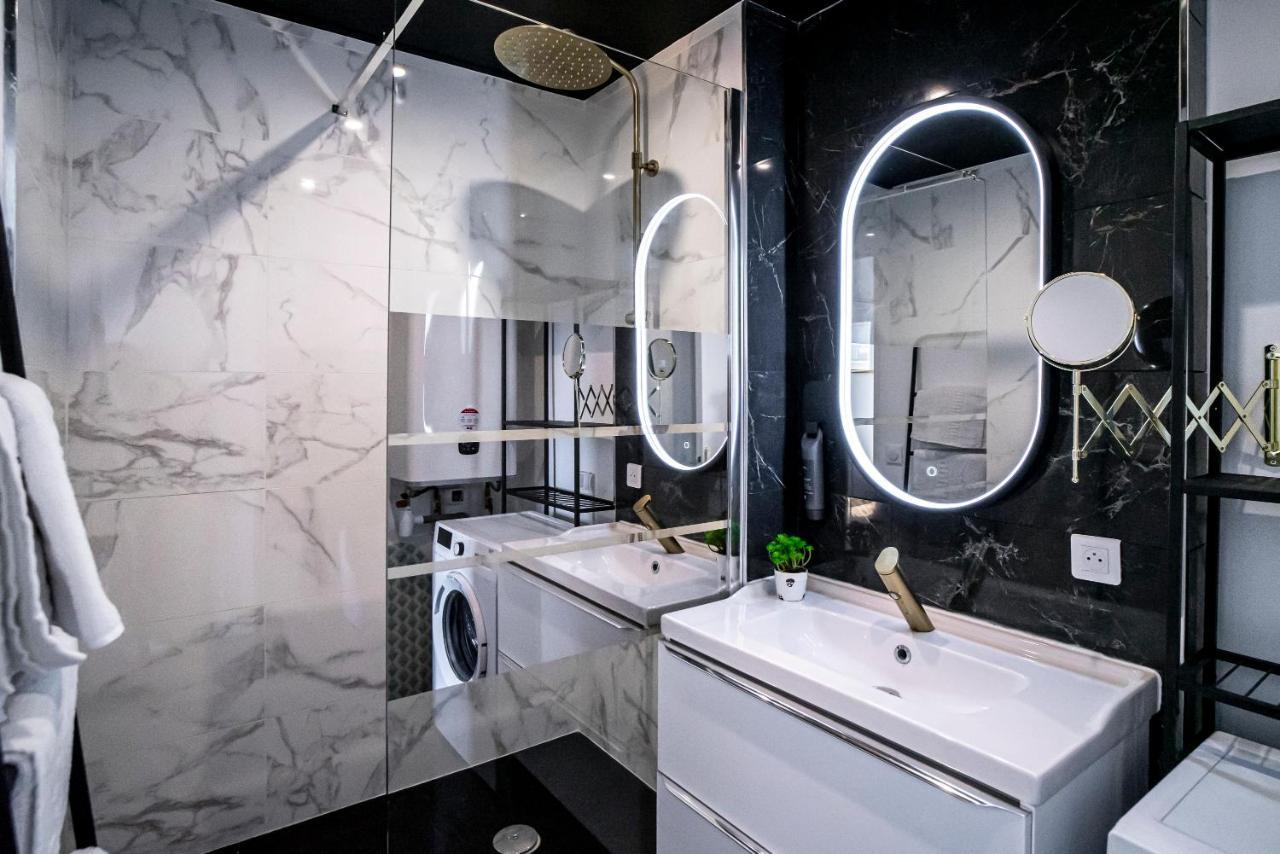 Au Palais Des Pyrenees! Hyper Centre -Clim-Balcon-Parking Gratuit Apartment Pau Bagian luar foto