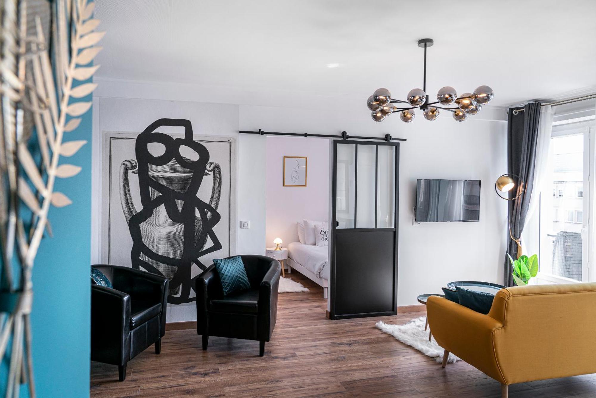Au Palais Des Pyrenees! Hyper Centre -Clim-Balcon-Parking Gratuit Apartment Pau Bagian luar foto