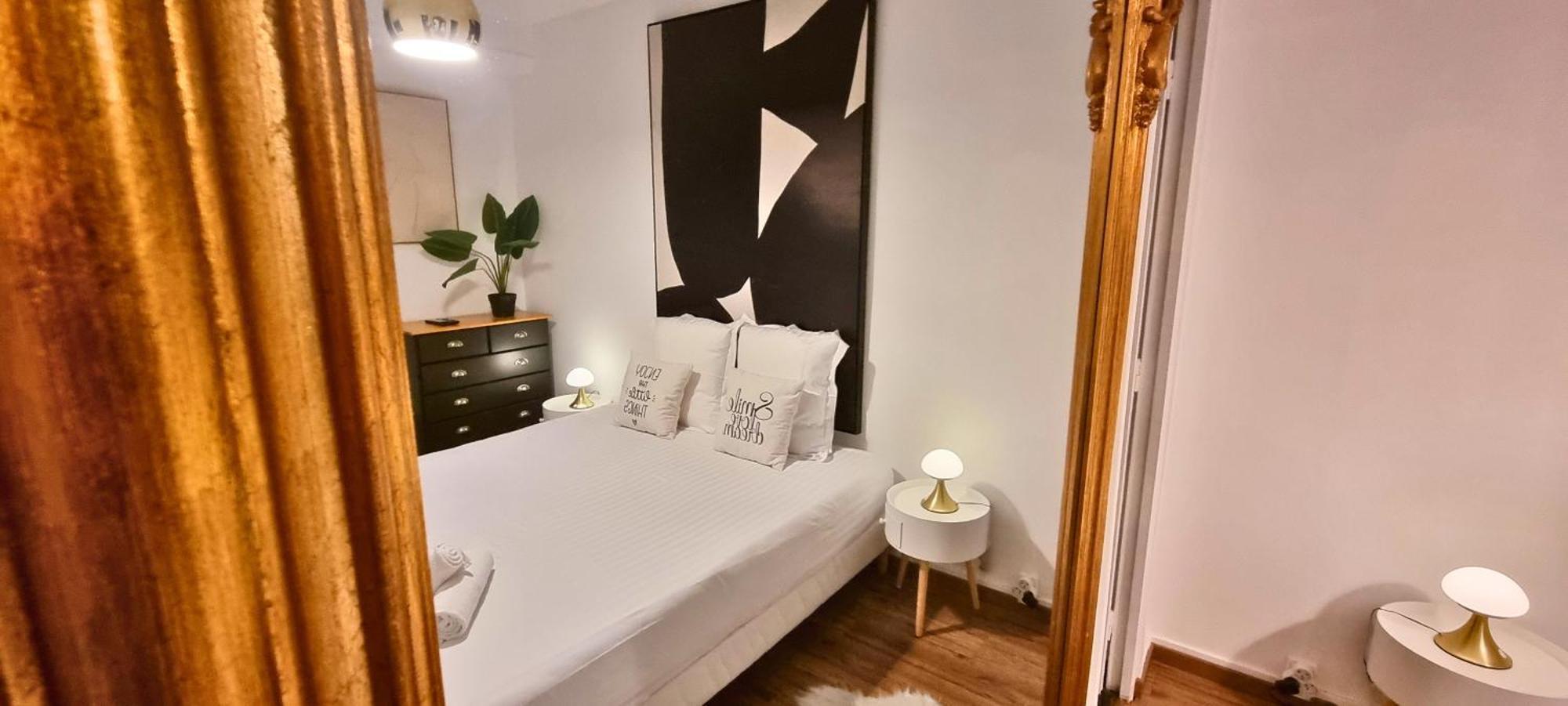 Au Palais Des Pyrenees! Hyper Centre -Clim-Balcon-Parking Gratuit Apartment Pau Bagian luar foto