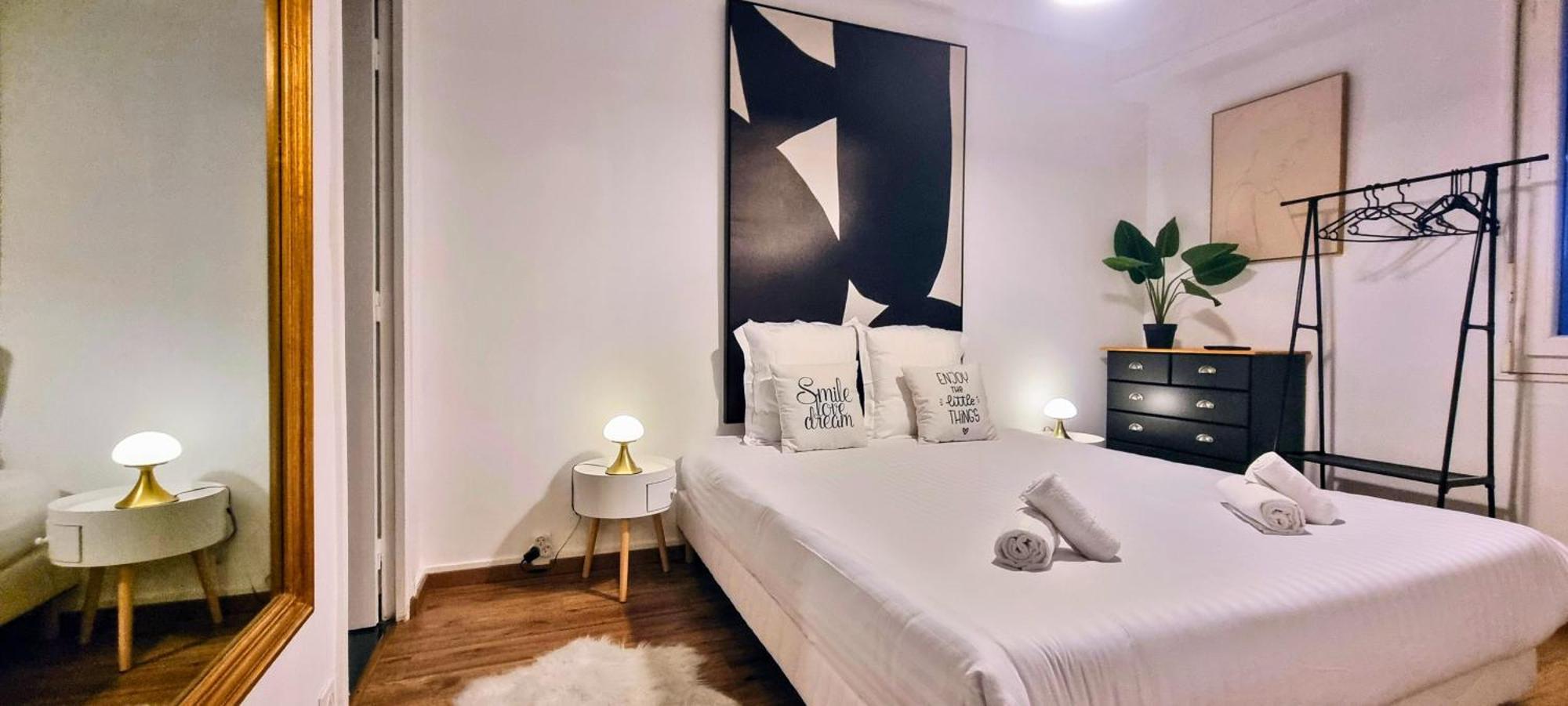 Au Palais Des Pyrenees! Hyper Centre -Clim-Balcon-Parking Gratuit Apartment Pau Bagian luar foto