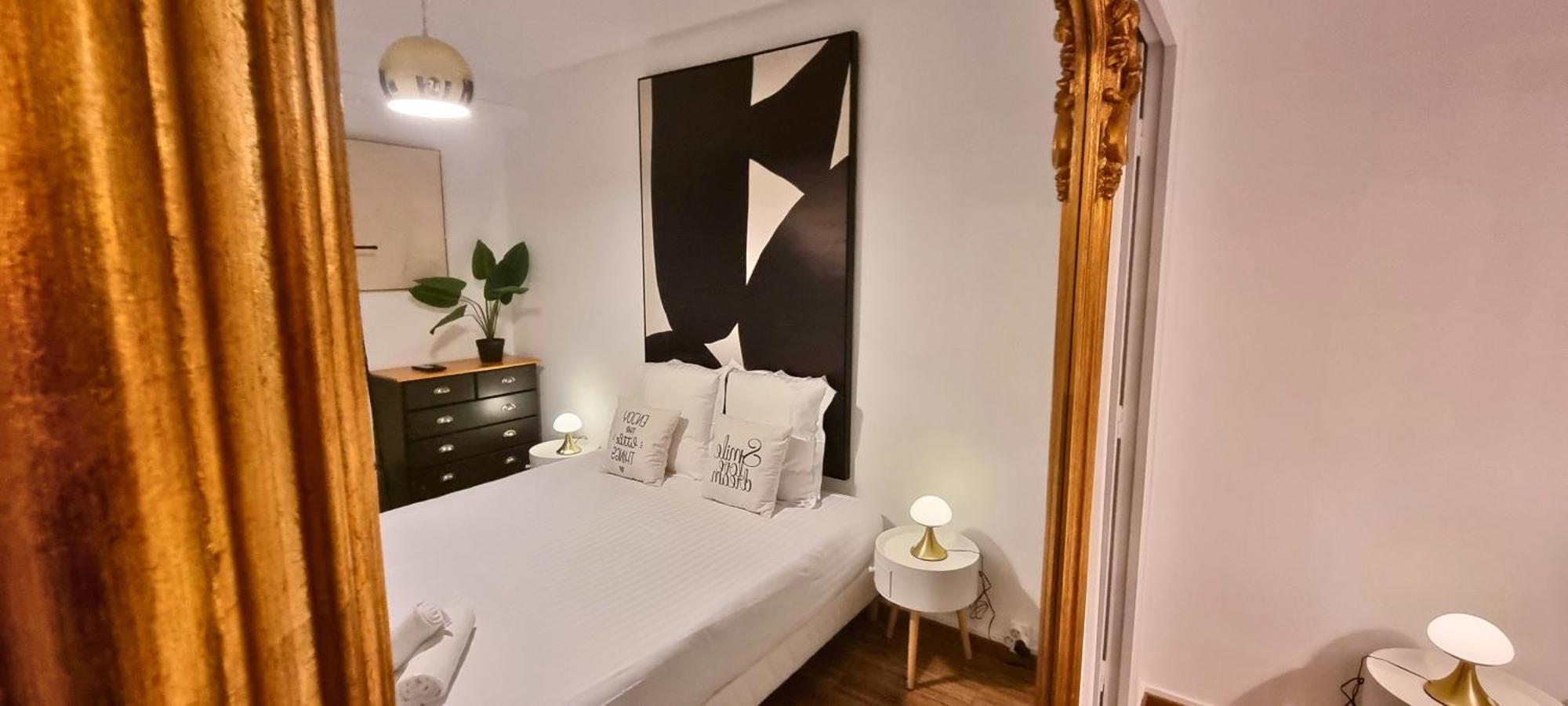 Au Palais Des Pyrenees! Hyper Centre -Clim-Balcon-Parking Gratuit Apartment Pau Bagian luar foto
