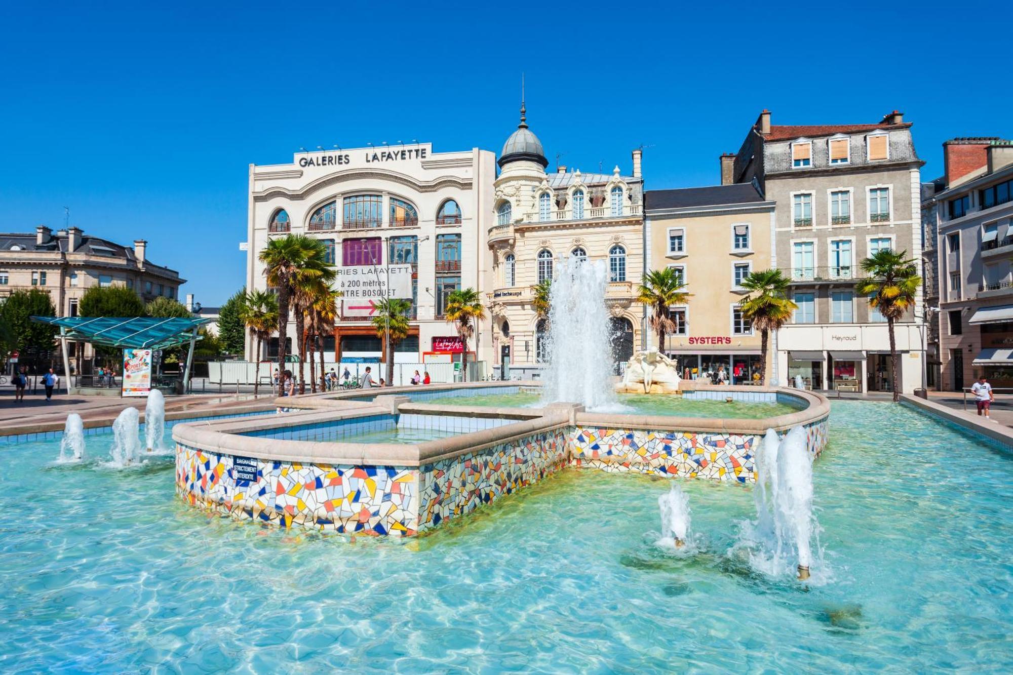 Au Palais Des Pyrenees! Hyper Centre -Clim-Balcon-Parking Gratuit Apartment Pau Bagian luar foto